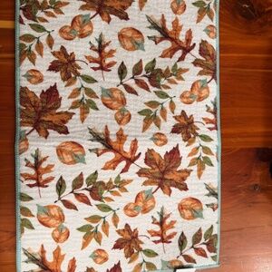 Fall leaves drying mat